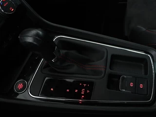 SEAT Leon SEAT Leon 1.5 TSI FR Ultimate Edition Black | Panoramadak |  Stoelverwarming | Adaptive cruise | Beats Audio | Sfeerverlichting | Carplay | Leder/Alcantara | Full LED | Virtual Cockpit | Keyless | Navigatie - afbeelding nr 20
