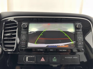 Mitsubishi Outlander Aut. *NAVI-FULLMAP | LEATHER-FABRIC | COMFORT-SEATS | CAMERA | ECC | KEYLESS | SHIFT-PADDLES | TOWBAR | 16