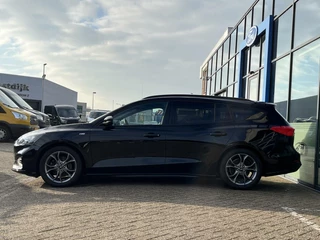 Ford Focus Ford Focus Wagon 1.0 EcoBoost Hybrid ST-Line 155PK Camera Winterpack Cruise Climate Navi Keyless Privacy Glass *Dealer Onderhouden* - afbeelding nr 2