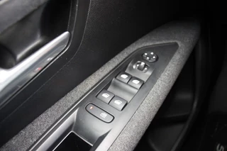 Peugeot 5008 Peugeot 5008 1.2 PureTech Active 7 Persoons - Digitaal Cockpit, Carplay, Camera - afbeelding nr 24