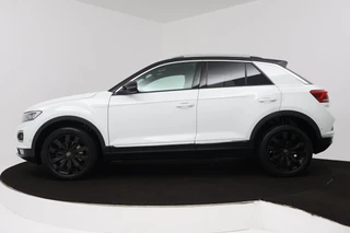 Volkswagen T-Roc Volkswagen T-Roc 1.0 TSI Sport (PARKEERSENSOREN, NAVIGATIE, ACHTERUITRIJCAMERA, DIGITAAL DASHBOARD, CRUISE CONTROL, NL-AUTO) - afbeelding nr 2