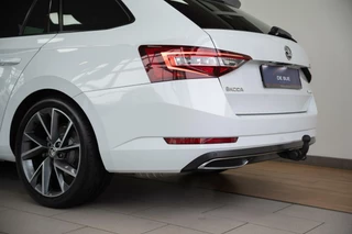 Škoda Superb Skoda Superb Combi 1.4 TSI ACT DSG|2e Eig|SportLine|Trekhaak|Schaalstoel|DAB|Xenon|Dealer Onderhouden - afbeelding nr 48