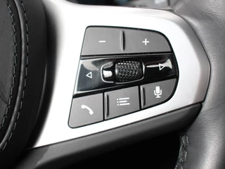 BMW 5 Serie BMW 5-serie Touring 530e M Sport PHEV AUTOMAAT 292PK Climate control Adaptieve cruise control Keyless Parkeersensoren Achteruitrijcamera Panoramadak LED Verwarmde voorstoelen Trekhaak Apple Carplay/ Android Auto - afbeelding nr 29