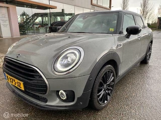 MINI Clubman Clubman 1.5 136pk / 100kw  Cooper Business  Steptronic Automaat  , 17 inch velgen zwart glans  & 4 nieuwe banden  , Navigatie , Parkeerhulp voor & achter , Prive glas , Key less entry ,  Dealer onderhouden - afbeelding nr 9