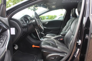 Volvo V40 Volvo V40 1.5 T2 Inscription R-Design / Panoramadak / Camera / Leder / Keyless / 17'' / Navigatie / Stoelverwarming / Cruise Control - afbeelding nr 10