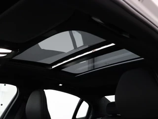 Volvo S60 Volvo S60 T6 PLUG-IN HYBRID LONG RANGE PLUS DARK SCHUIFDAK 19INCH HARMAN K - afbeelding nr 13