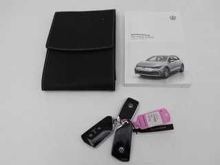 Volkswagen Golf Volkswagen Golf 1.4 eHybrid Style | Stoel & stuurverwarming |  Massage | Carplay | Memory | Achterbankverwarming | Adaptive cruise | Park Assist | Sfeerverlichting | Navigatie | Full LED | PHEV - afbeelding nr 13