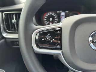 Volvo V60 Volvo V60 2.0 T6 PHEV AWD Plus Dark|PANO|TREK|H&K|PILOT|CARPLAY - afbeelding nr 11