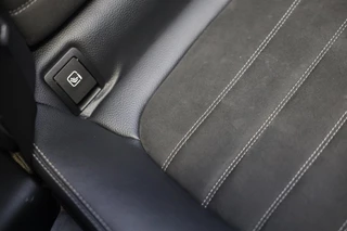 Mercedes-Benz C-Klasse Mercedes-Benz C-klasse Cabrio 180 AMG 63 Edition Look / AUT / Cruise Control / Camera / F1 Flippers / Navi / Led / Pdc / Xenon - afbeelding nr 20