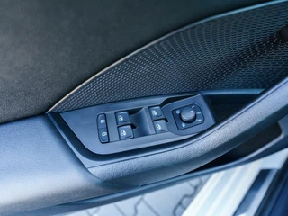 Škoda Octavia Skoda Octavia Combi 1.4 TSI iV PHEV 204pk Business Edition | Navigatie | Full LED | Trekhaak - afbeelding nr 44