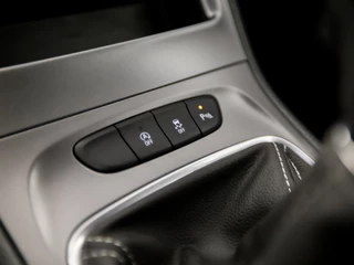 Opel Astra Opel Astra 1.2 Edition (APPLE CARPLAY, CAMERA, CRUISE, SPORTSTOELEN, LED KOPLAMPEN, PARKEERSENSOREN, LM VELGEN, NIEUWSTAAT) - afbeelding nr 25