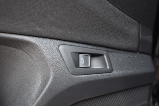 Volkswagen T-Roc Volkswagen T-Roc 1.5 TSI Style Business Trekhaak Navi Carplay stoel/stuur verwarming el-achterklep - afbeelding nr 29