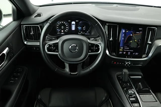 Volvo V60 Volvo V60 2.0 T6 Recharge AWD R-Design | Trekhaak |  Stoel & stuurverwarming | Adaptive cruise | Carplay | Camera | Keyless | Navigatie | Full LED | Dodehoek detectie | Half leder - afbeelding nr 3