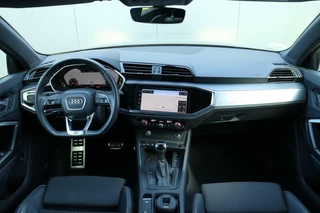 Audi Q3 Audi Q3 35 TFSI / 3x S-Line / 150PK / Automaat / Navi / Matrix LED / Keyless / 19