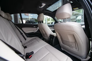 BMW 1 Serie BMW 1 Serie 116i Centennial High Executive - All-in rijklrprs | Leer | Panodak | mooie uitvoering - afbeelding nr 6