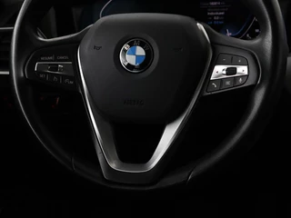 BMW 3 Serie BMW 3-serie 330e eDrive Edition | Trekhaak | Leder |  Stoelverwarming | Carplay | Live Cockpit | Full LED | DAB | Climate control | Parkeerhulp - afbeelding nr 9