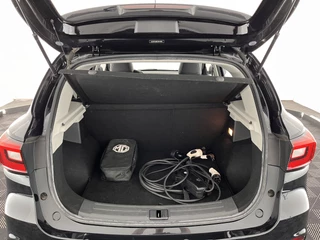 MG ZS EV MG ZS EV Luxury 45 kWh (INCL-BTW) *PANO | FULL-LEATHER | CCS-FASTLOADER | KEYLESS | NAVI-FULLMAP | ADAPTIVE-CRUISE | CAMERA | HEATED-SPORTSEATS | CARPLAY | BLINDSPOT | DAB | LANE-ASSIST | 17