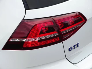 Volkswagen Golf Volkswagen Golf TSI GTE 204PK DSG / RNS / R-line / LED *NAP* - afbeelding nr 56
