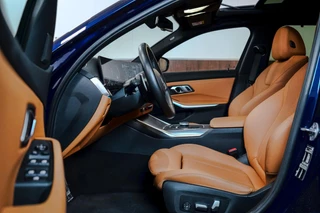 BMW 3 Serie BMW 3-serie Touring 320i High Executive M-sport |Pano|Memor|Head-Up|Trekhaak - afbeelding nr 3