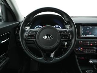 Kia Niro Kia Niro 1.6 GDi Hybrid ExecutiveLine Aut. *LEATHER-FABRIC | NAVI-FULLMAP | KEYLESS | CAMERA | COMFORT-SEATS | DIGI-COCKPIT | LANE-ASSIST | ECC | CARPLAY | PDC | 16''ALU* - afbeelding nr 17