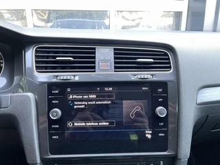 Volkswagen Golf Volkswagen Golf 1.5 TSI Highline R-Line NAVIGATIE|BLUETOOTH|PARKEERSENSOREN|STOELVERWARMING|R-Line Pakket - afbeelding nr 27