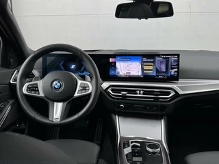 BMW 3 Serie BMW 330e Touring xDrive M-Sport|Driv. Ass. Prof|Pano|H&K|Head up|Zeer compleet|Topstaat! - afbeelding nr 3