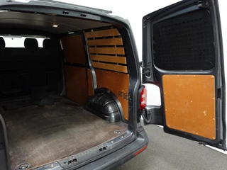 Volkswagen Transporter Volkswagen Transporter 2.0 TDI L1H1 Airco Cruise control Trekhaak Parkeersensoren 3-zits Sidebars Euro6 - afbeelding nr 8