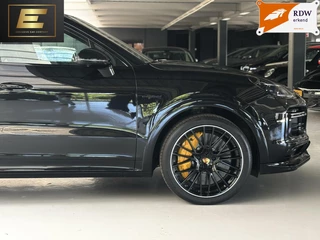 Porsche Cayenne Porsche Cayenne Coupé 4.0 Turbo S E-Hybrid | Techart | Sport Chrono | Carbon afwerking - afbeelding nr 53
