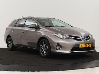 Toyota Auris Toyota Auris 1.8 Hybrid Lease | Panoramadak | Camera |  Stoelverwarming | Navigatie | Climate control | Cruise control - afbeelding nr 28