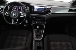 Volkswagen Polo Volkswagen Polo 2.0 TSI GTI (PANORAMADAK, NL-AUTO, NAVIGATIE, ACHTERUITRIJCAMERA, AUTOMAAT, CRUISE ADAPTIEF, PARKEERSENSOREN) - afbeelding nr 3