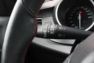 Alfa Romeo Giulietta Alfa Romeo Giulietta 1.4 120PK TURBO SPRINT | LEDEREN BEKLEDING | AFNEEMBARE TREHAAK | ALL SEASON BANDEN | NAVIGATIE | CLIMATE CONTROL | CRUISE CONTROL | CARBON INTERIEUR AFWERKING | 18