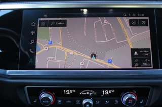 Audi Q3 Audi Q3 Sportback 35 TFSI 150PK S-TRONIC 7 S EDITION * NIEUWSTAAT * | S-LINE EXTERIEUR | S-LINE INTERIEUR | AUDI VIRTUAL COCKPIT | PANORAMISCH SCHUIF / KANTELDAK | NAVIGATIE | TWIN LEDEREN BEKLEDING ZWART MET ROTSGRIJS STIKSEL | VOORSTOELEN VERWARMBAAR | ACHTERUITRIJCAMERA | PARKEERSENSOREN VOOR / ACHTER | DODEHOEK DETECTIE |  ALARM SYSTEEM | FULL LED KOPLAMPEN INCLUSIEF LED ACHTERLICHTEN | ZWARTE HEMELBEKLEDING | AUDI SOUND SYSTEM | AMBIENTE VERLICHTING | 18