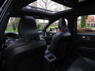 Volvo XC60 Volvo XC60 2.0 T8 408PK TE AWD / Inscription / R-Design / LED - afbeelding nr 41