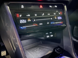 Volkswagen T-Roc Volkswagen T-ROC 1.5 TSI Style *LED*Virtual*DAB+*PDC V&A*Trekhaak*NAVI*AppConnect* - afbeelding nr 21