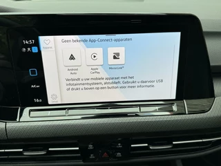 Volkswagen Golf Volkswagen Golf 1.5 eTSI R-Line Automaat | Panoramadak | LED | Black Style | Harman/Kardon HiFi | Achteruitrijcamera | Sfeerverlichting | Trekhaak afneembaar | Adaptieve cruise control | Parkeersensoren voor en achter - afbeelding nr 24