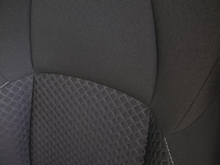 Toyota C-HR Toyota C-HR 1.8 Hybrid Active: Stijlvol, Slim én Superzuining! - afbeelding nr 11