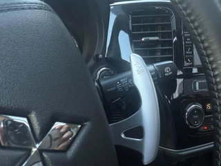 Mitsubishi Outlander Mitsubishi Outlander 2.0 PHEV 4x4 | Luxe | Rockford Audio | 360° Camera | Navi | Schuif-/kanteldak - afbeelding nr 15