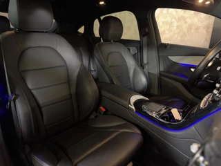 Mercedes-Benz GLC Mercedes-Benz GLC-klasse Coupé 300e 4MATIC Business Solution AMG | sfeerverlichting | keyless | Camera | DAB - afbeelding nr 13