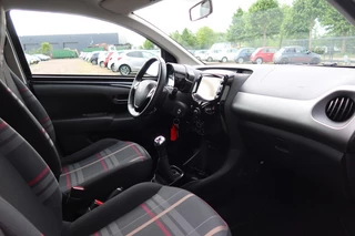 Peugeot 108 Peugeot 108 1.2 VTi Allure 5drs. Airco, Carplay, LIM - afbeelding nr 8