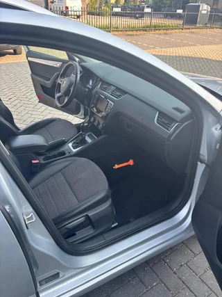 Škoda Octavia Skoda Octavia Combi 1.6 TDI DSG Elegance Businessline - afbeelding nr 8