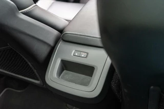 Volvo XC60 Volvo XC60 2.0 B4 R-Design Pano / Memory / 360 - afbeelding nr 23