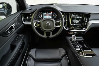 Volvo S60 Volvo S60 2.0 Recharge T6 AWD Heico Ultimate Dark 21'' ACC - afbeelding nr 41