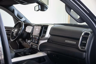 Dodge Ram 1500 Dodge Ram 1500 4X4 5.7 V8 4x4 Crew Cab Laramie Sport 1e Eig BTW Harman/Kardon, Panoramadak, Treeplank, Trekhaak - afbeelding nr 24