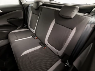 Opel Crossland X Opel Crossland X 1.2 Turbo Innovation Sport 131Pk (APPLE CARPLAY, GROOT NAVI, CLIMATE, KEYLESS, LM VELGEN, LEDER, SPORTSTOELEN, TREKHAAK, CRUISE, PARKEERSENSOREN, NIEUWE APK, NIEUWSTAAT) - afbeelding nr 14