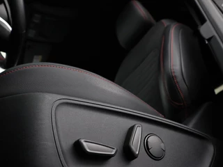 Ford Kuga Ford Kuga 2.5 PHEV ST-Line X | Head-Up | Trekhaak | Stoel & stuurverwarming | Camera | Carplay | Leder/Alcantara | Achterbankverwarming | Adaptive cruise | Full LED | Keyless | B&O Sound - afbeelding nr 6
