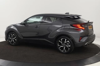 Toyota C-HR Toyota C-HR 2.0 Hybrid First Edition | 184pk | Stoelverwarming | Carplay | Adaptive cruise | Trekhaak | Camera | Navigatie | Full LED - afbeelding nr 2