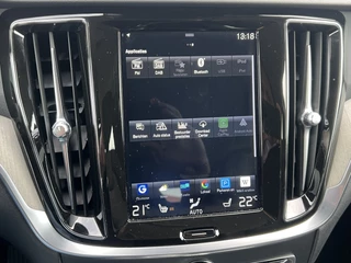 Volvo V60 Navigatie Sportstoelen Stoelverwarming Camera Elek. Bestuurderstoel Leder Trekhaak Dab Carplay NL Auto 1e Eigenaar Plug in Hybride BTW Auto - afbeelding nr 25