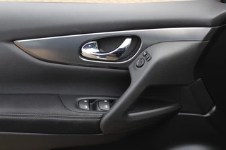 Nissan QASHQAI Nissan QASHQAI 1.2 N-Connecta / Trekhaak / Panoramadak / 360Camera / 18'' / Keyless / Navigatie / Getint glas / DAB / Cruise Control - afbeelding nr 30