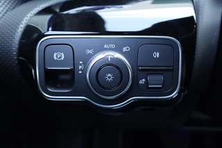 Mercedes-Benz A-Klasse Mercedes-Benz A-Klasse 250 e Luxury Sfeer verlichting / Widescreen / Camera / Carplay / - afbeelding nr 31