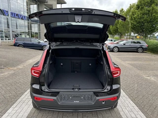 Volvo EX40 Volvo EX40 Single Motor Core 70 kWh | Privacy Glas | 19 Inch Diamond Cut Velgen | Nieuw uit voorraad | - afbeelding nr 19